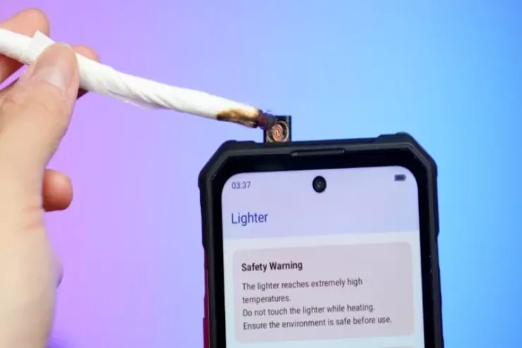Dünyanın ilk alışqanlı smartfonu təqdim edildi